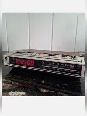 Vintage General Electric Am/fm Alarm Clock Radio Model 7-4634A Red Display 70s